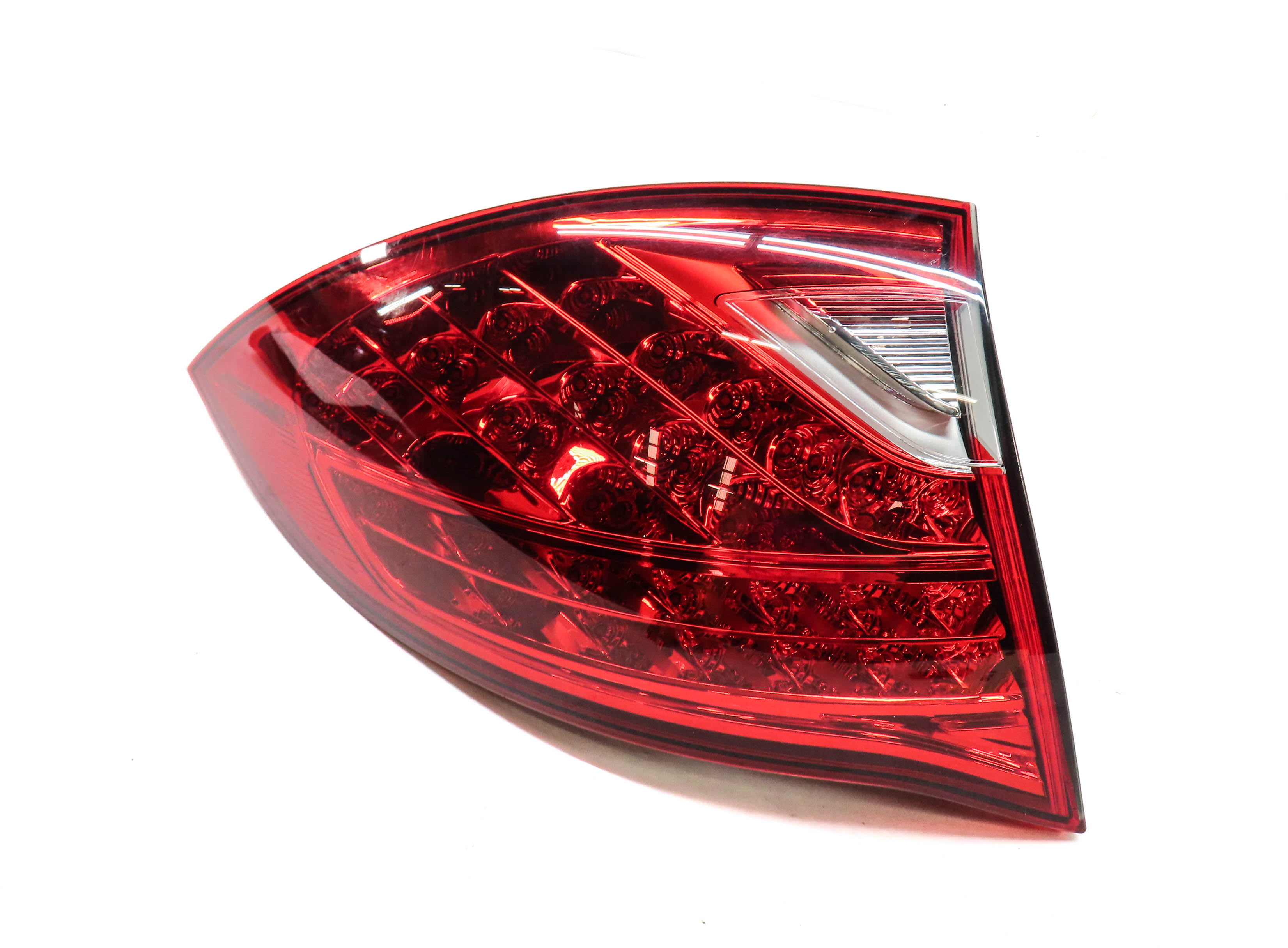 2011-2014 PORSCHE CAYENNE (958) LEFT DRIVER OUTER TAILLIGHT BRAKE LIGHT LAMP — exact item pictured